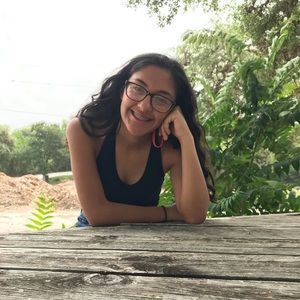 Meet your Posher, Danica